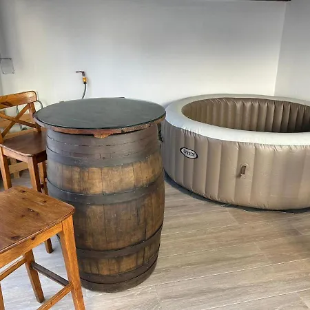 Appartement A House With A Garden, Garage, Sauna, And Jacuzzi *